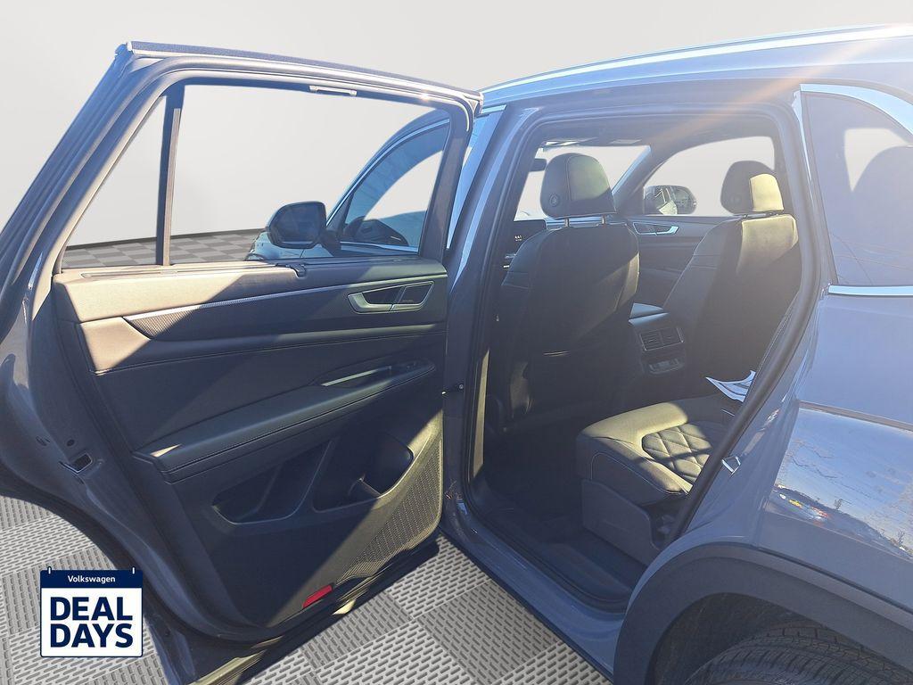 new 2025 Volkswagen Atlas Cross Sport car, priced at $53,201