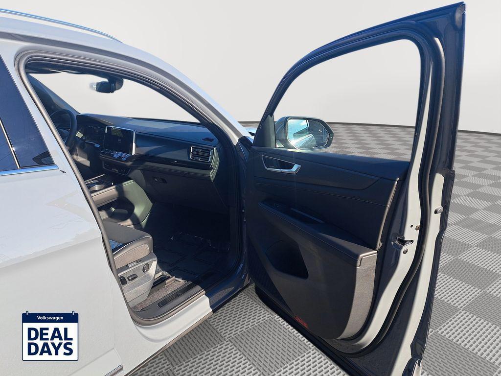 new 2025 Volkswagen Atlas Cross Sport car, priced at $53,201