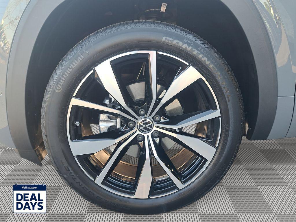 new 2025 Volkswagen Atlas Cross Sport car, priced at $53,201