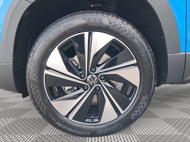 new 2025 Volkswagen Taos car