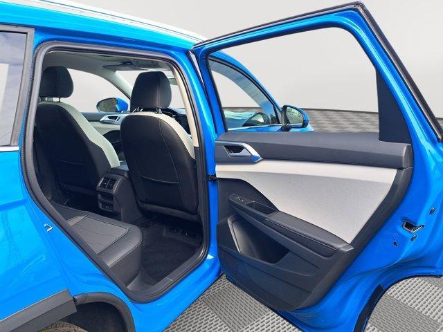 new 2025 Volkswagen Taos car