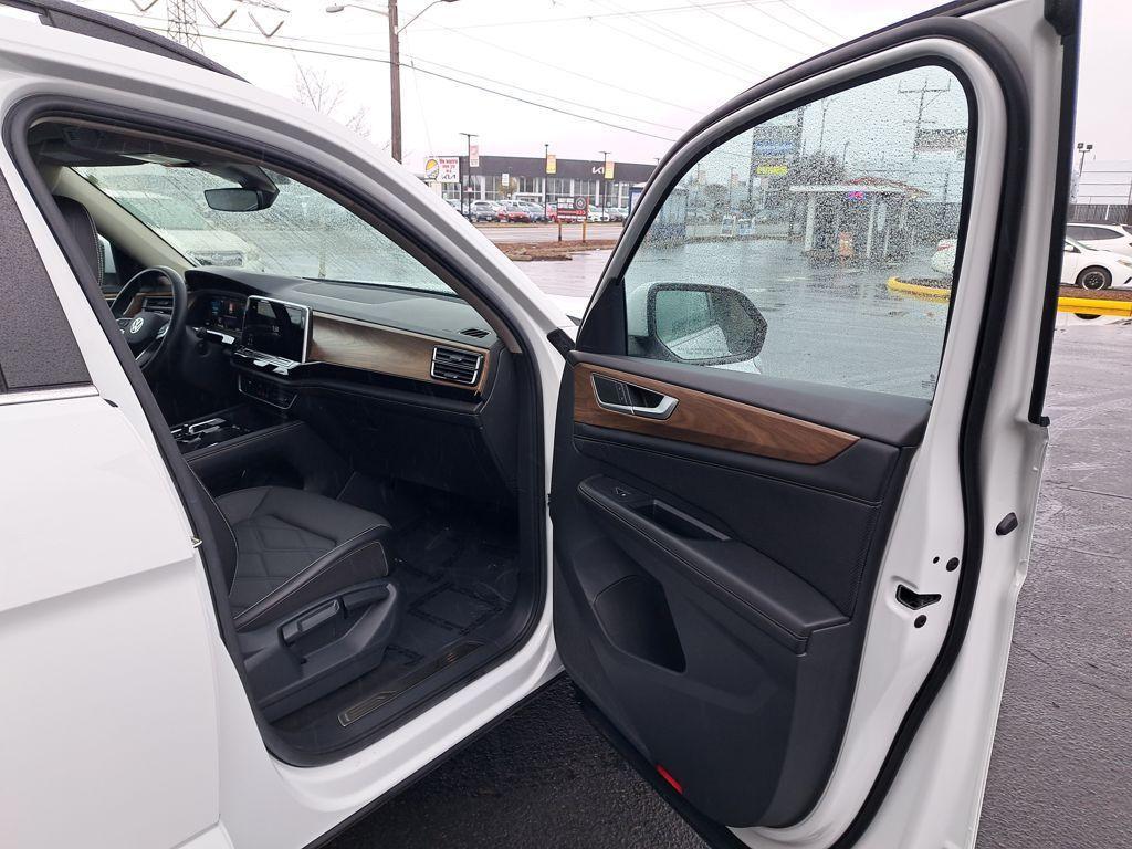 used 2024 Volkswagen Atlas car, priced at $28,636