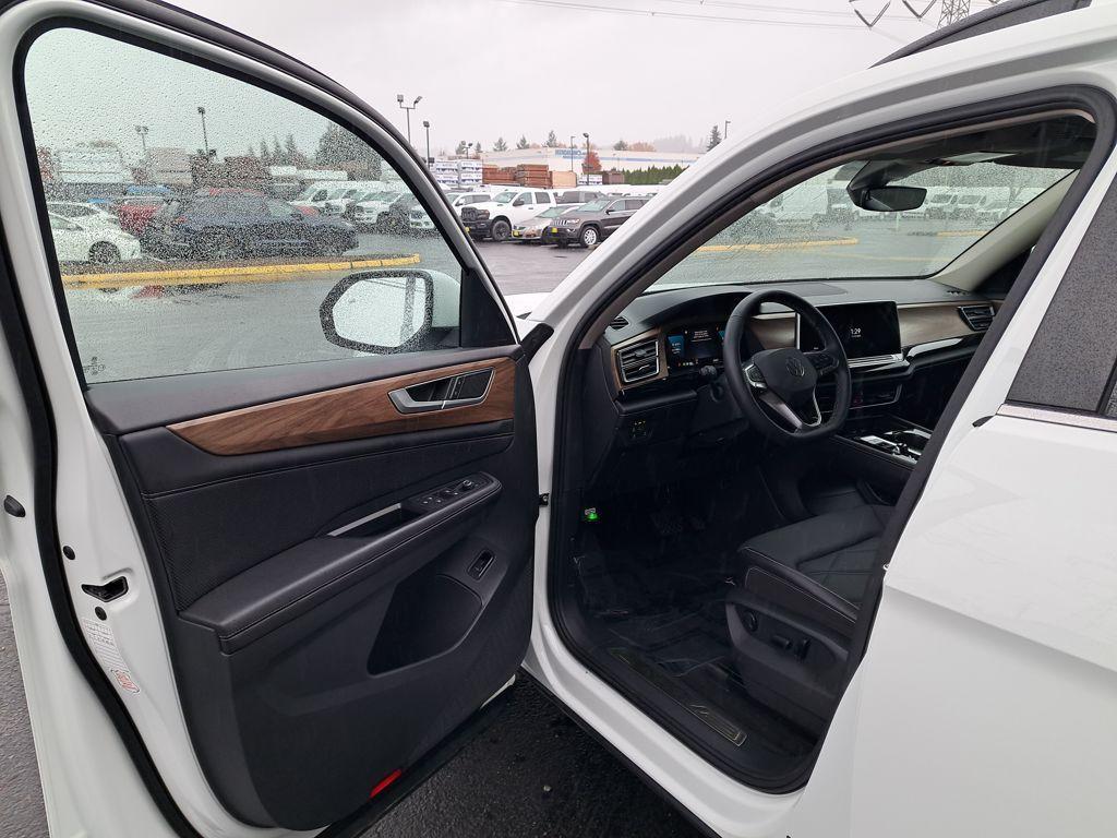 used 2024 Volkswagen Atlas car, priced at $28,636