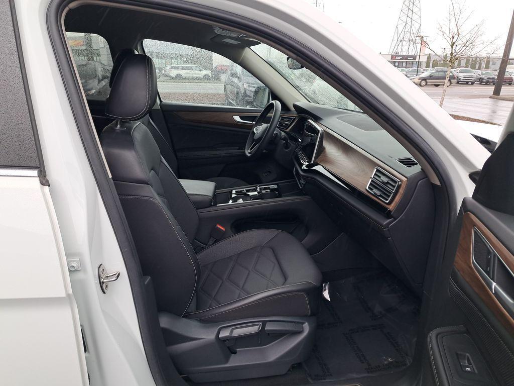 used 2024 Volkswagen Atlas car, priced at $28,636