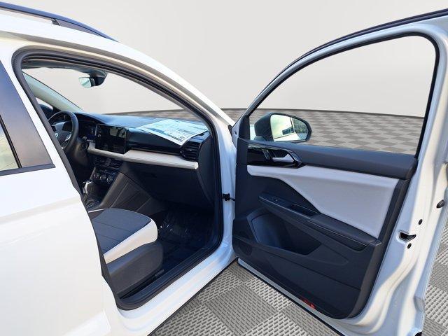 new 2025 Volkswagen Taos car