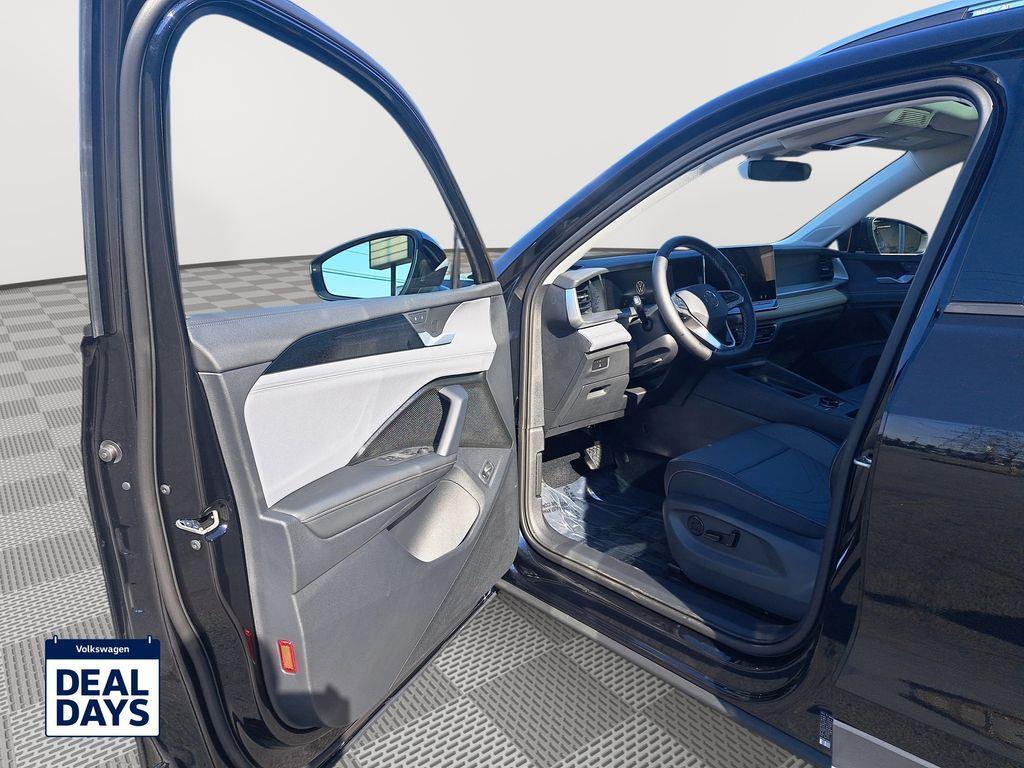 new 2025 Volkswagen Tiguan car, priced at $36,382
