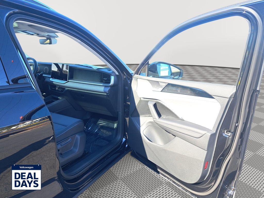 new 2025 Volkswagen Tiguan car, priced at $36,382