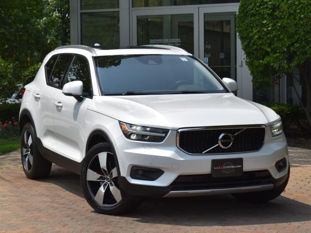 used 2022 Volvo XC40 car, priced at $20,142