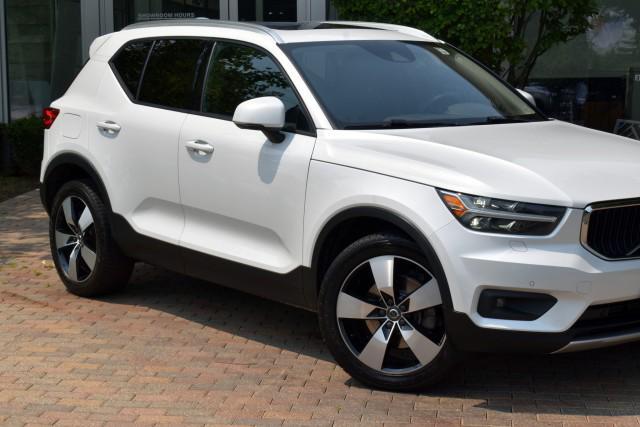 used 2022 Volvo XC40 car, priced at $20,142
