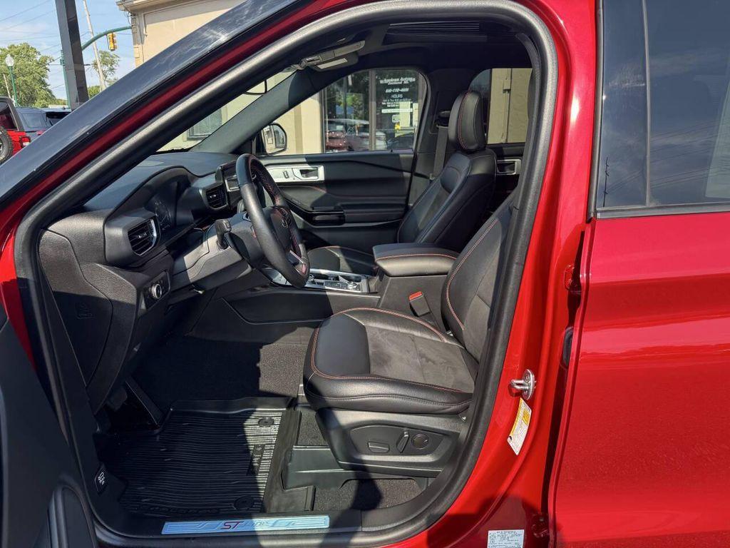 used 2024 Ford Explorer car, priced at $39,995