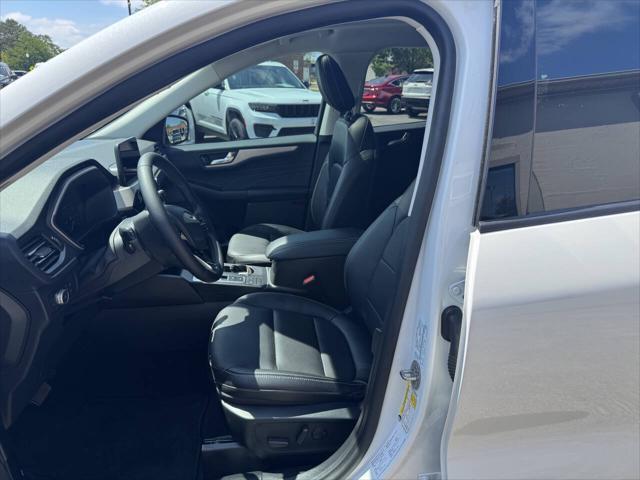 used 2022 Ford Escape car, priced at $25,995