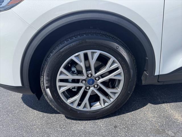 used 2022 Ford Escape car, priced at $25,995