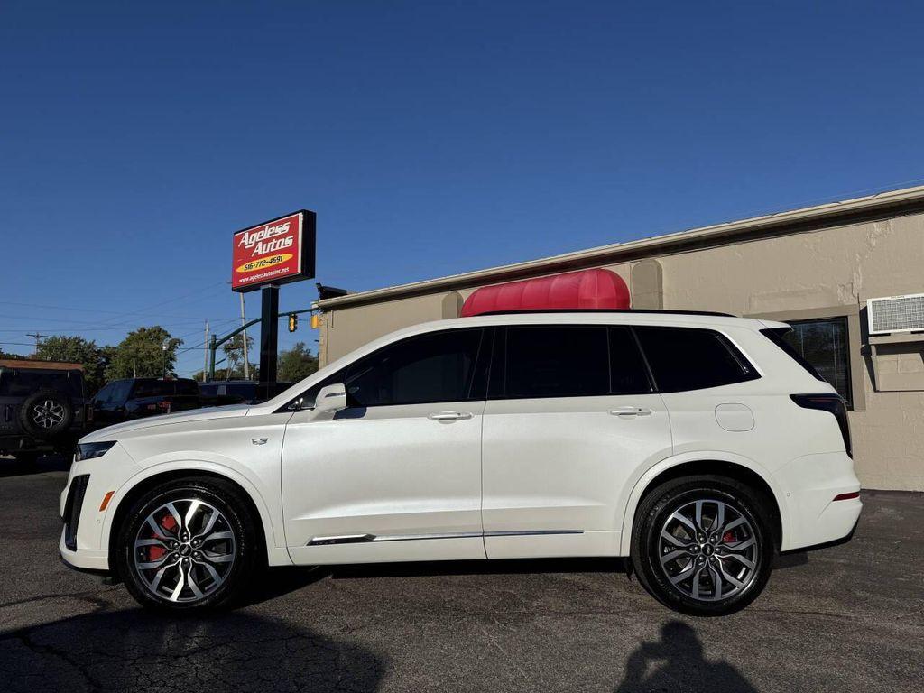 used 2023 Cadillac XT6 car, priced at $41,995