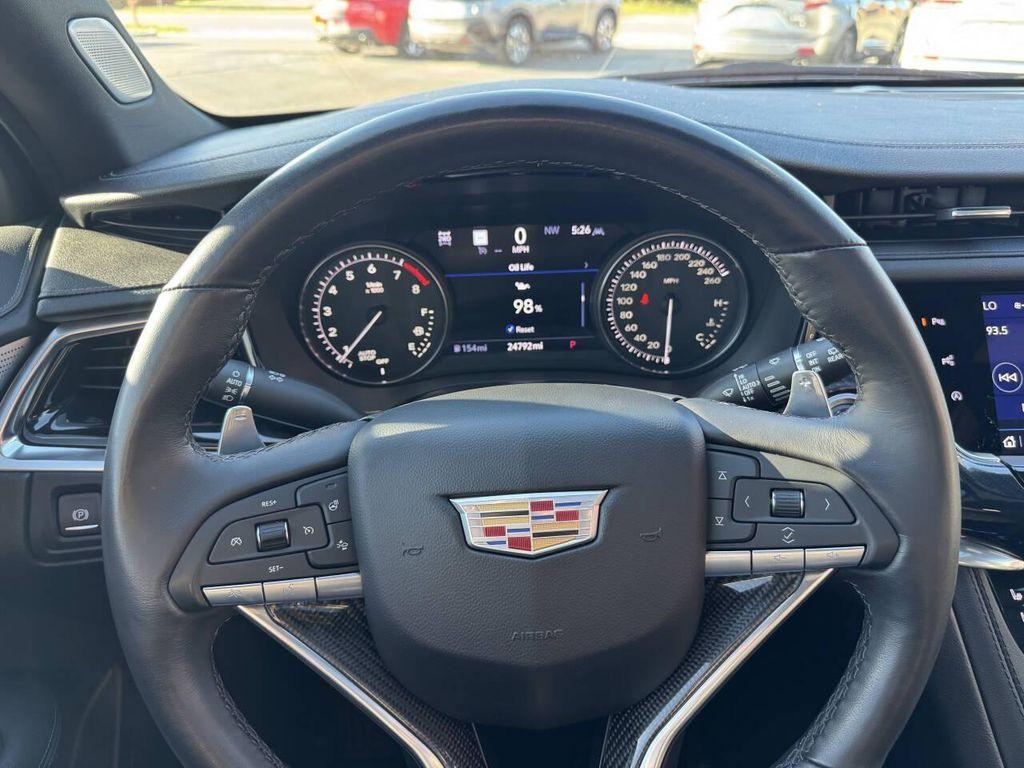 used 2023 Cadillac XT6 car, priced at $41,995
