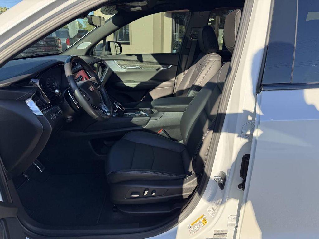used 2023 Cadillac XT6 car, priced at $41,995