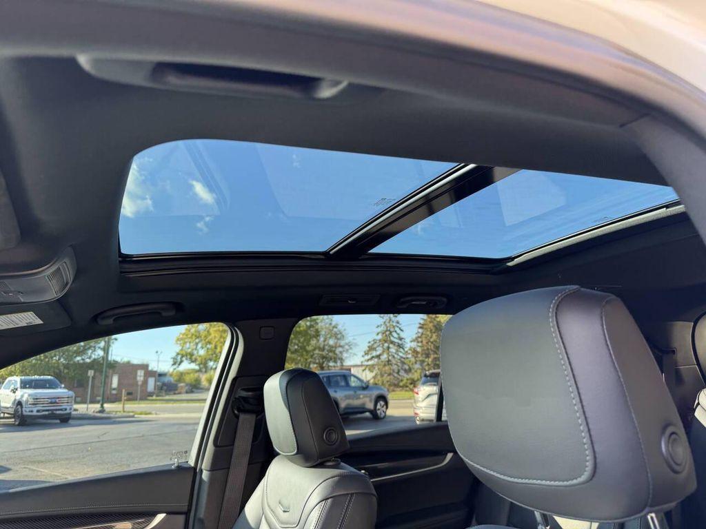 used 2023 Cadillac XT6 car, priced at $41,995