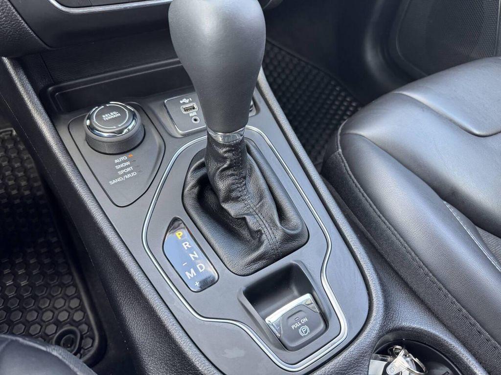 used 2020 Jeep Cherokee car, priced at $18,995