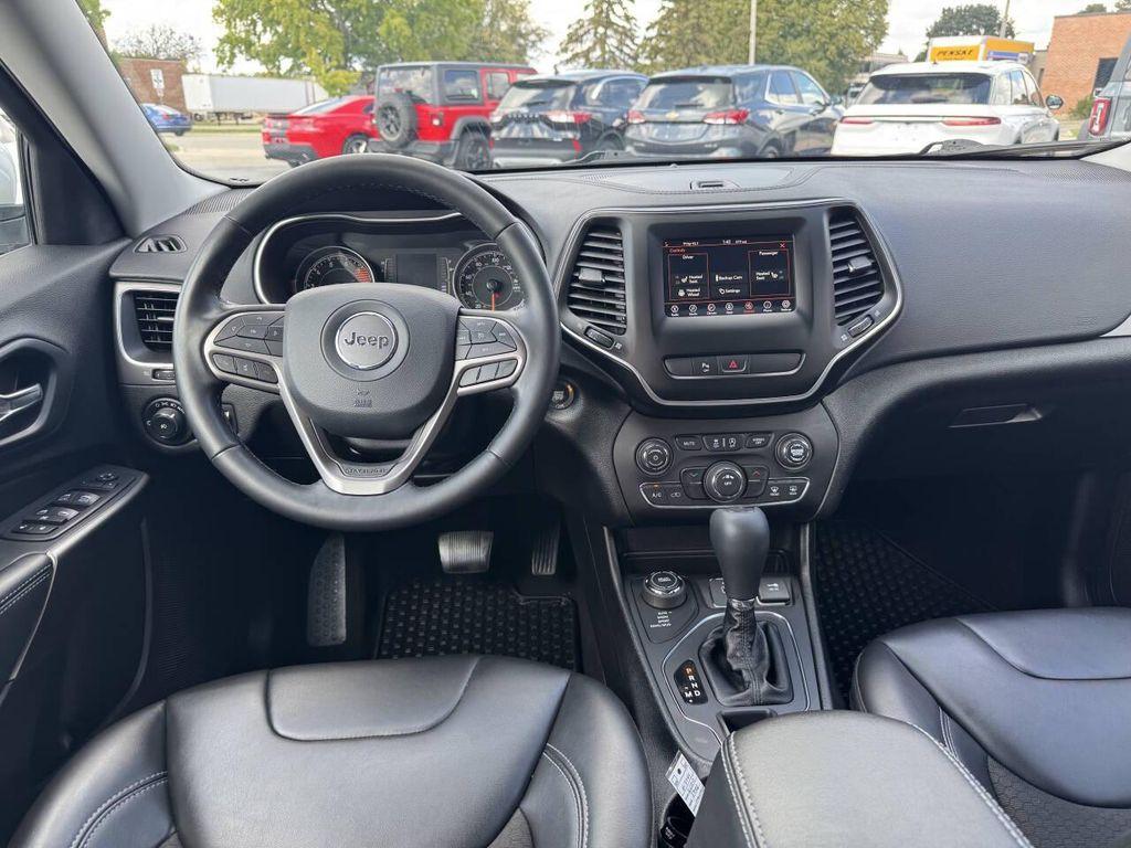 used 2020 Jeep Cherokee car, priced at $18,995