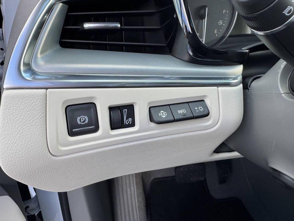 used 2022 Cadillac XT5 car, priced at $32,995