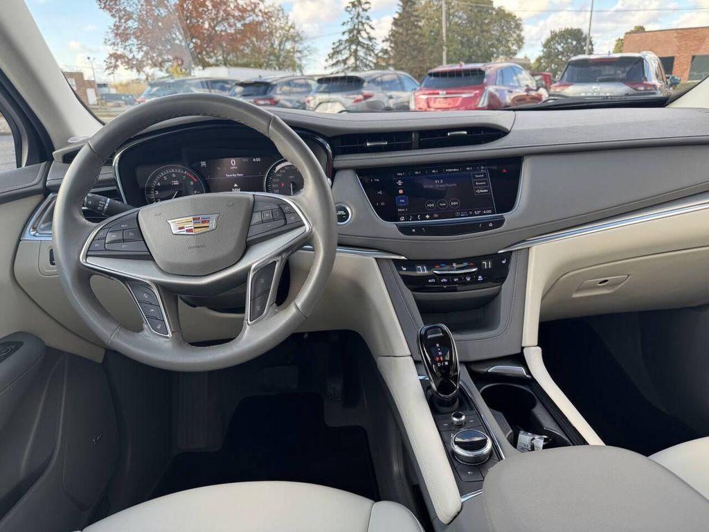 used 2022 Cadillac XT5 car, priced at $32,995