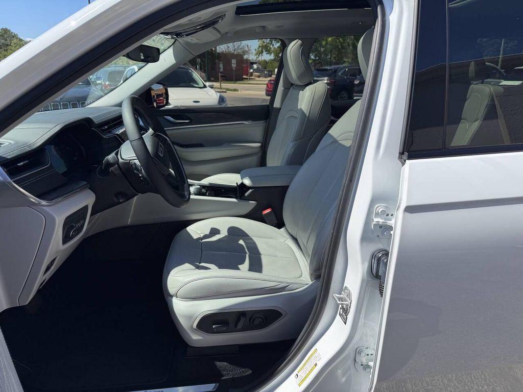used 2023 Jeep Grand Cherokee L car, priced at $40,995