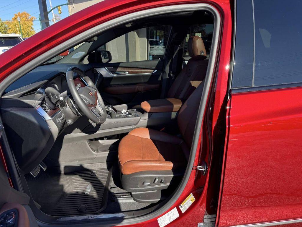 used 2024 Cadillac XT5 car, priced at $42,995