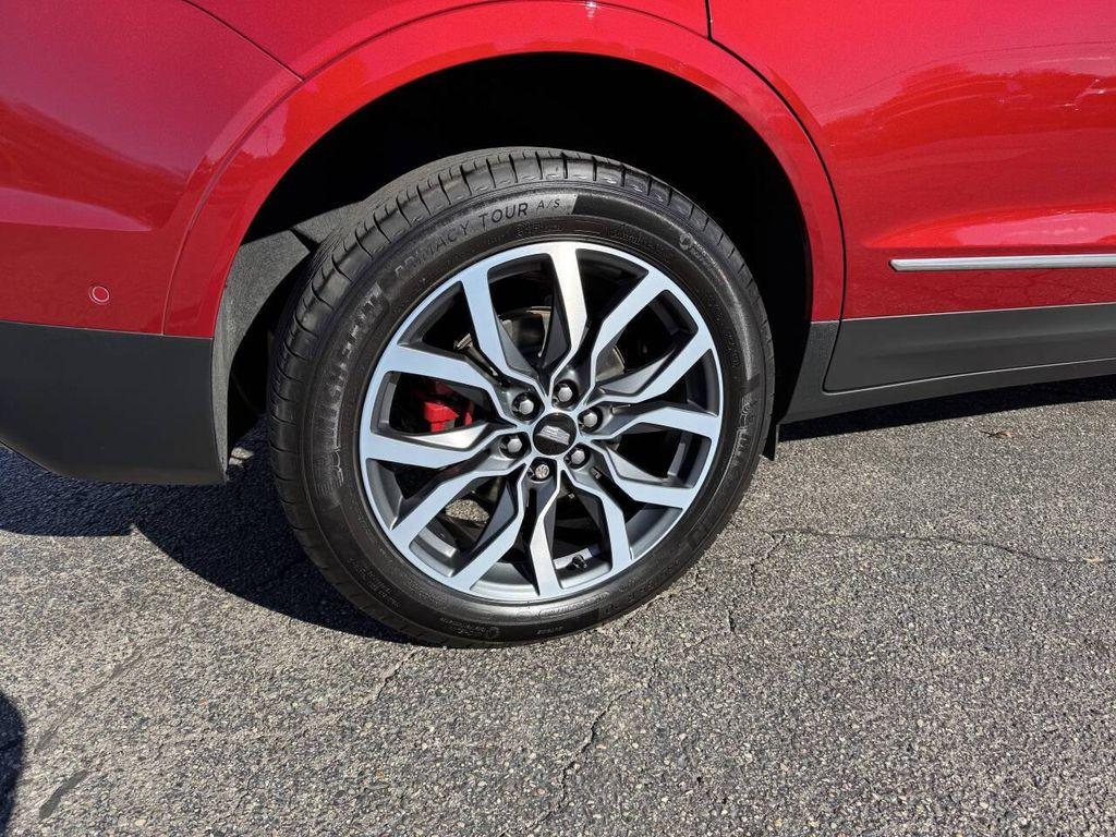 used 2024 Cadillac XT5 car, priced at $42,995