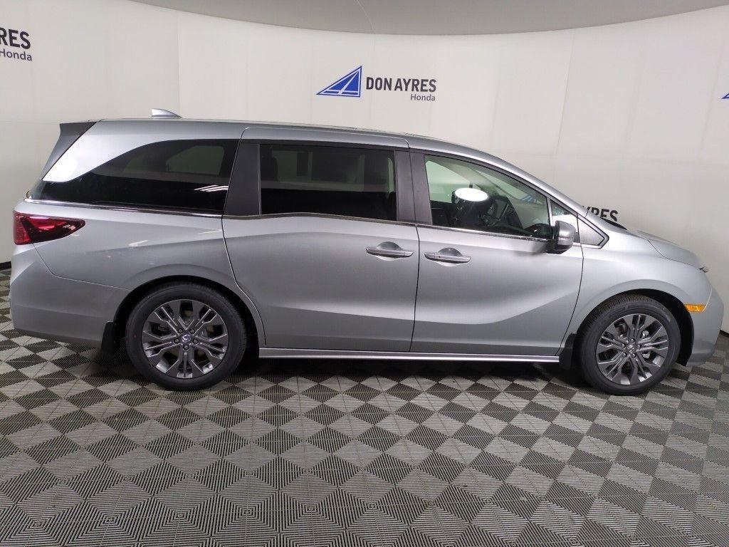 new 2025 Honda Odyssey car, priced at $48,005