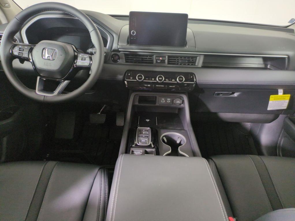 new 2025 Honda Pilot car, priced at $57,677