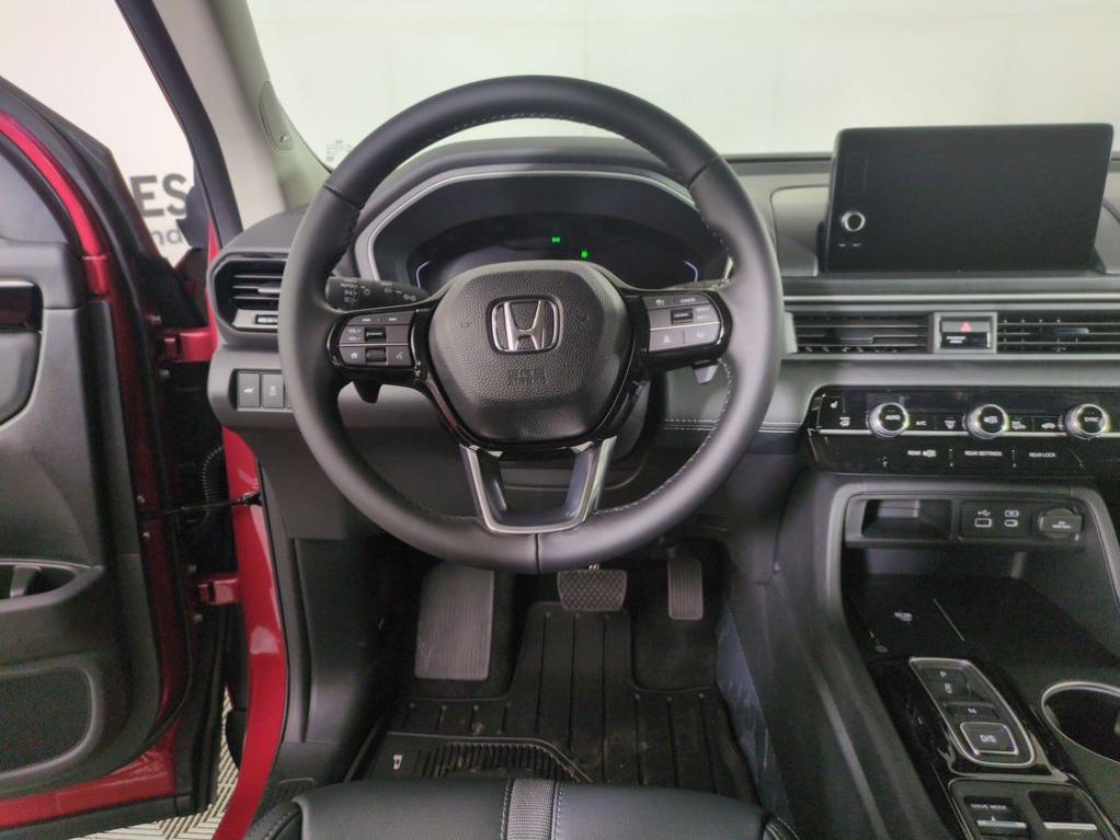 new 2025 Honda Pilot car, priced at $52,549