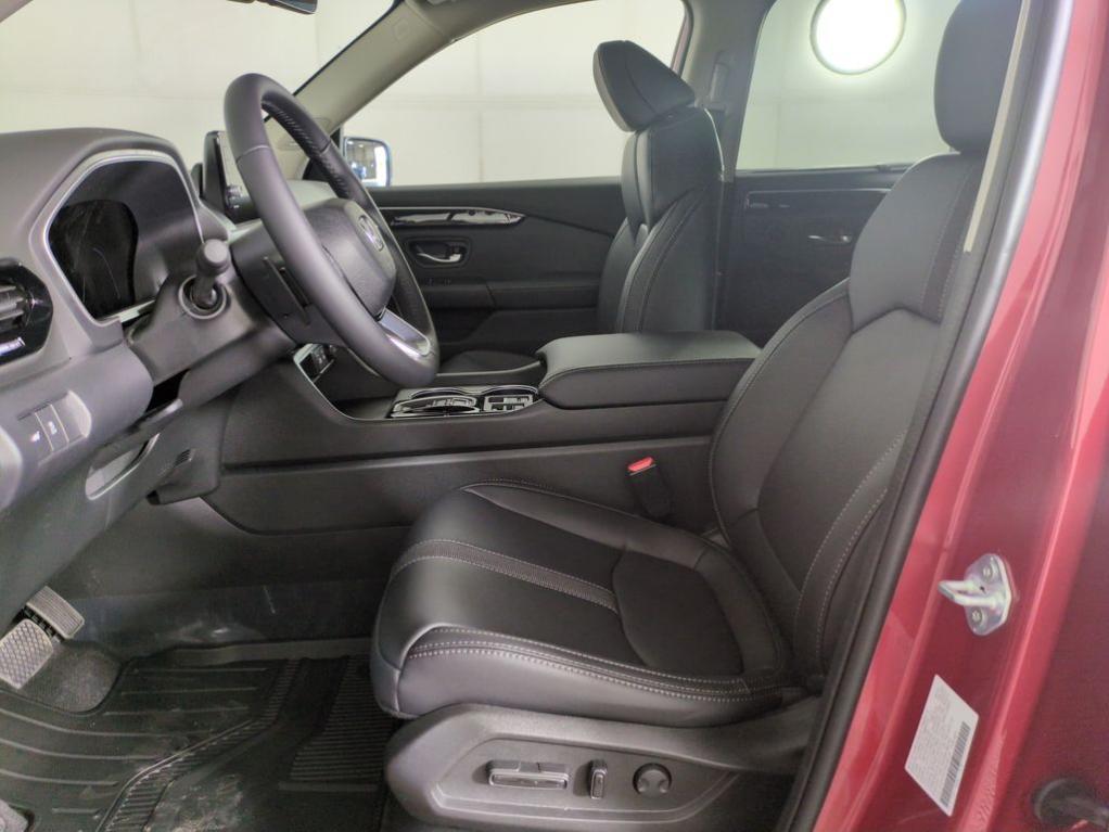 new 2025 Honda Pilot car, priced at $52,549