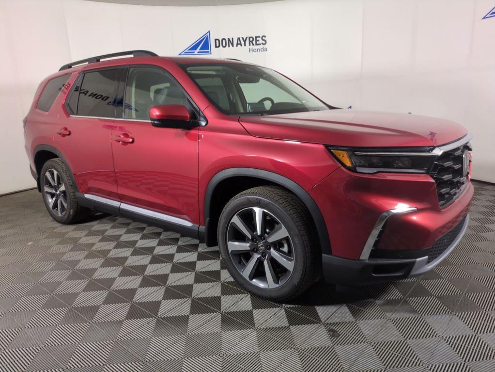 new 2025 Honda Pilot car, priced at $52,549