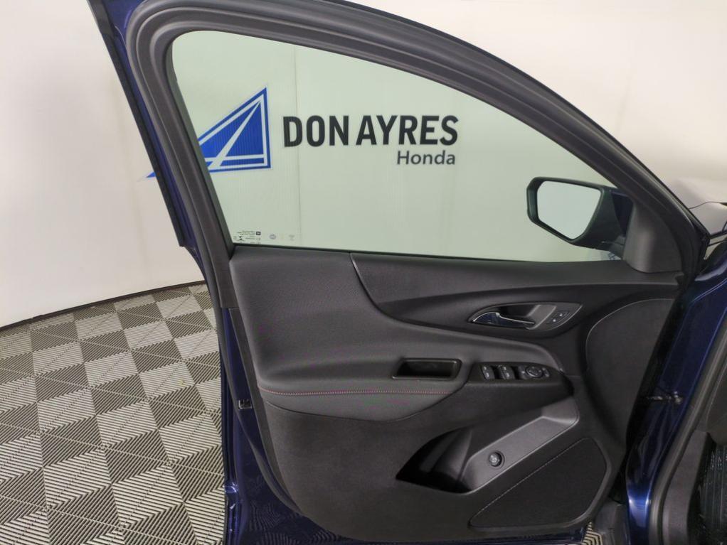 used 2023 Chevrolet Equinox car, priced at $24,399