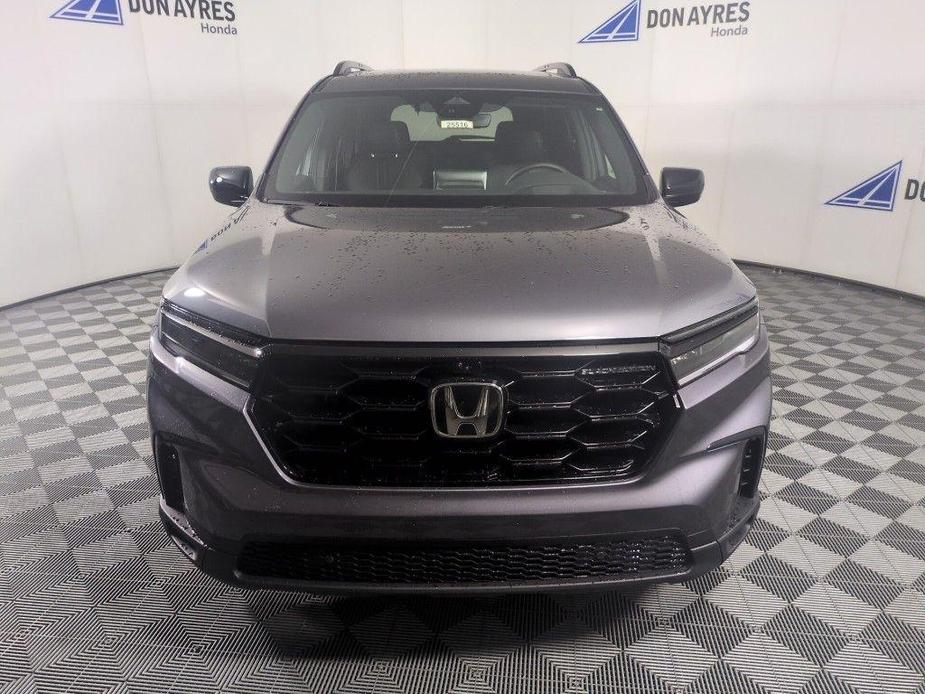 new 2025 Honda Pilot car, priced at $55,975