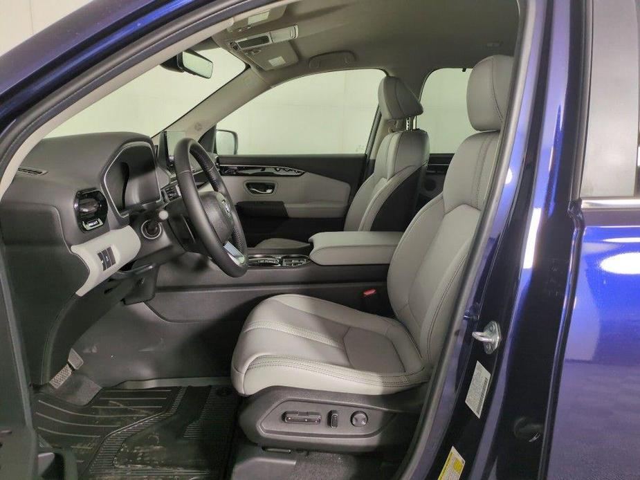 new 2025 Honda Pilot car, priced at $46,995