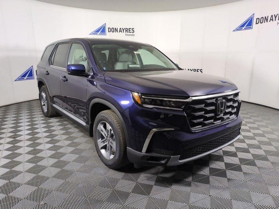 new 2025 Honda Pilot car, priced at $46,995