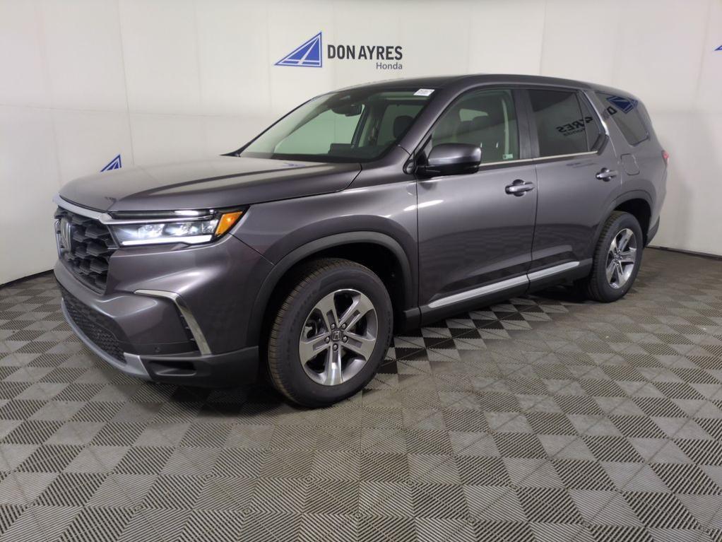 new 2025 Honda Pilot car, priced at $47,336