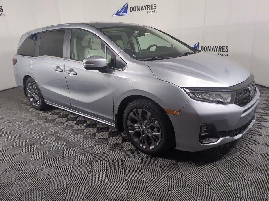 new 2025 Honda Odyssey car, priced at $48,005