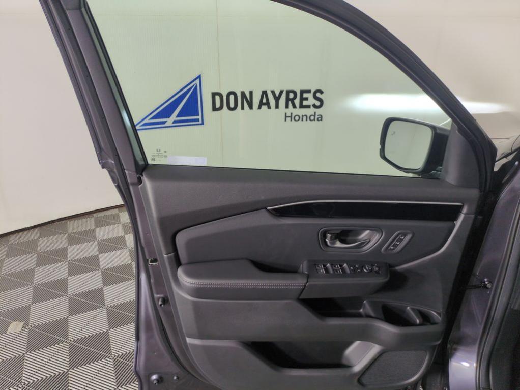 new 2025 Honda Pilot car, priced at $48,049