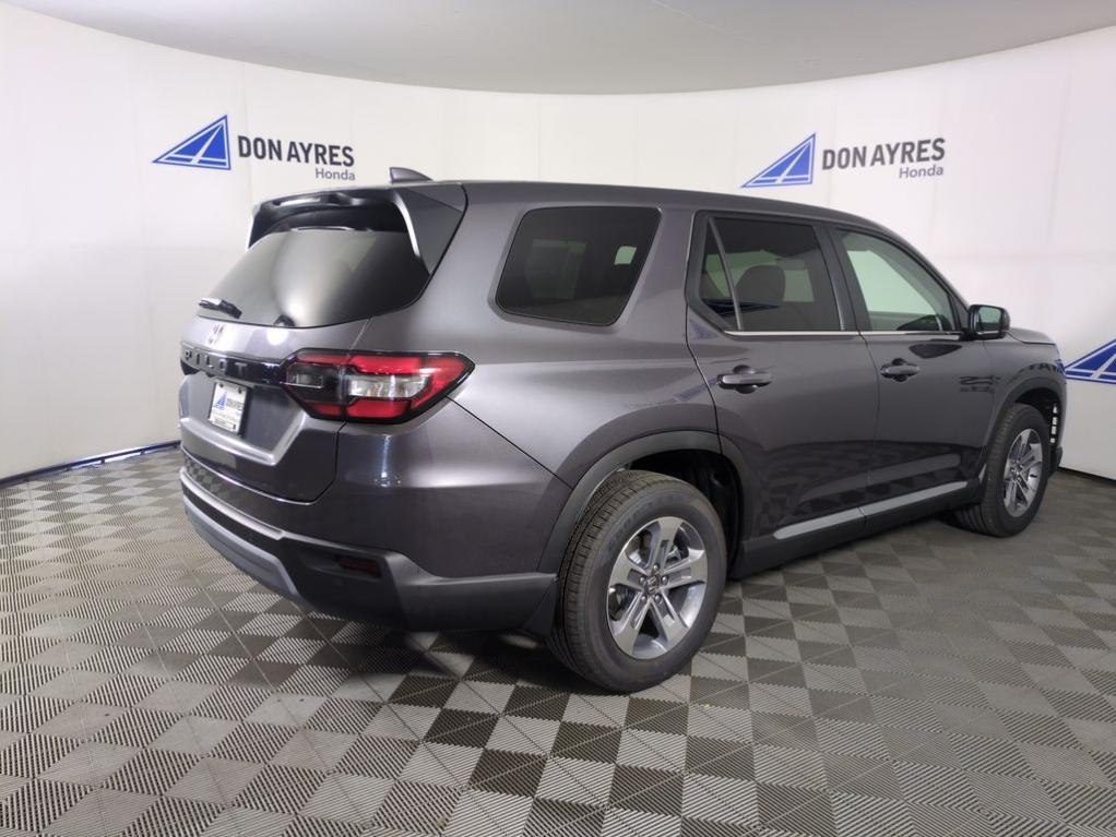new 2025 Honda Pilot car, priced at $48,049