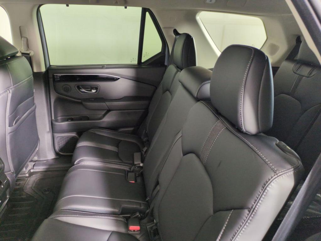 new 2025 Honda Pilot car, priced at $48,926