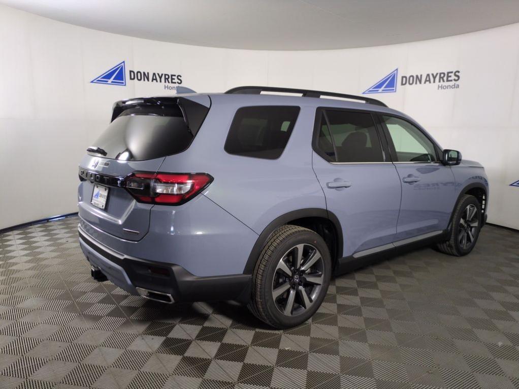 new 2025 Honda Pilot car, priced at $53,539