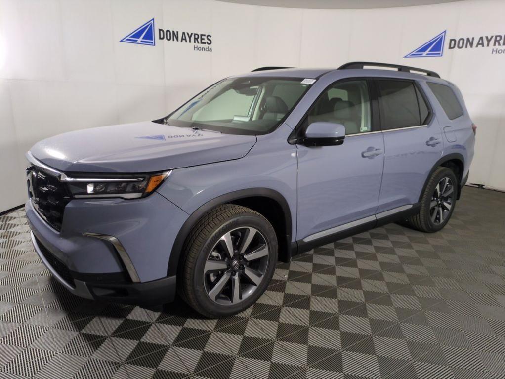 new 2025 Honda Pilot car, priced at $53,539