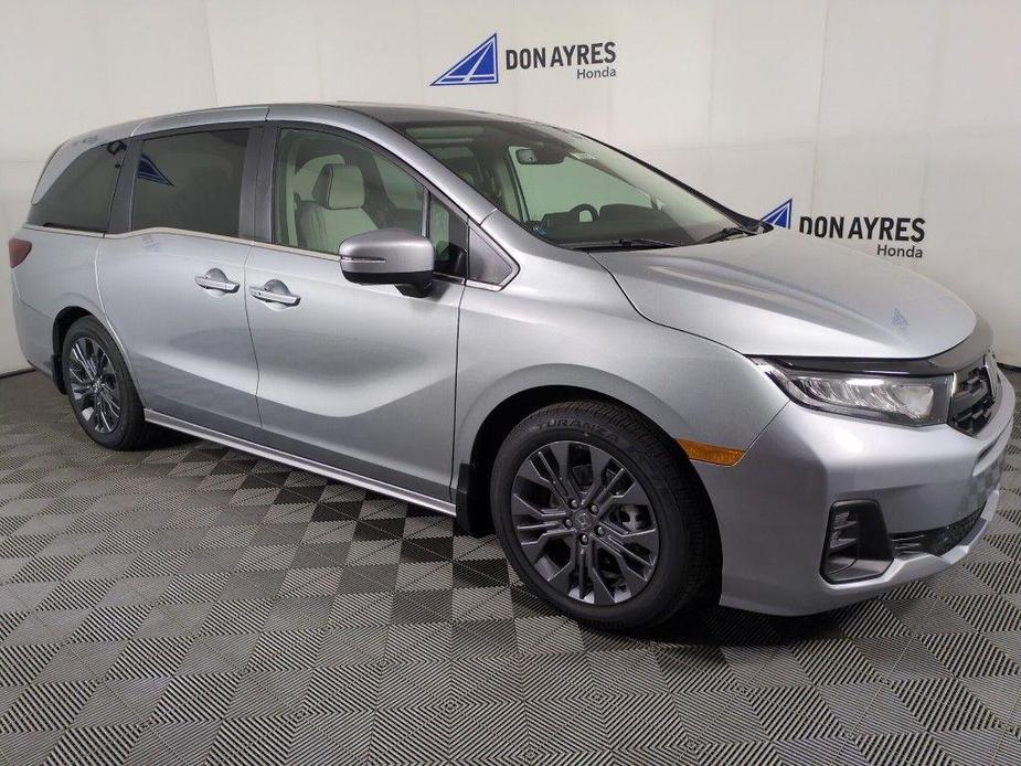 new 2025 Honda Odyssey car, priced at $48,005