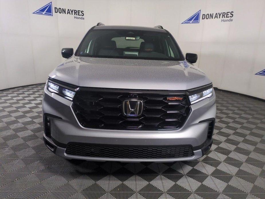 new 2025 Honda Pilot car, priced at $51,580