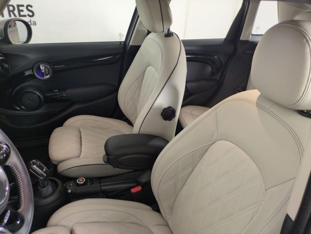 used 2021 MINI Hardtop car, priced at $19,876