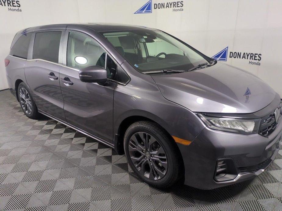 new 2025 Honda Odyssey car, priced at $48,005