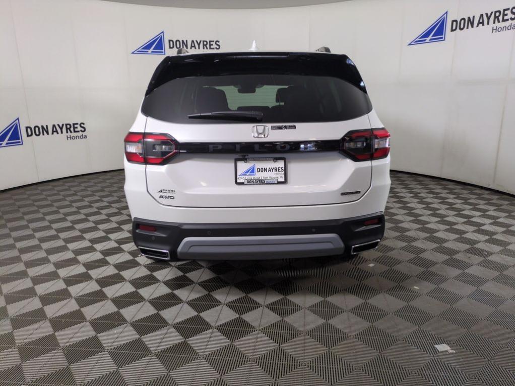 new 2025 Honda Pilot car, priced at $52,549
