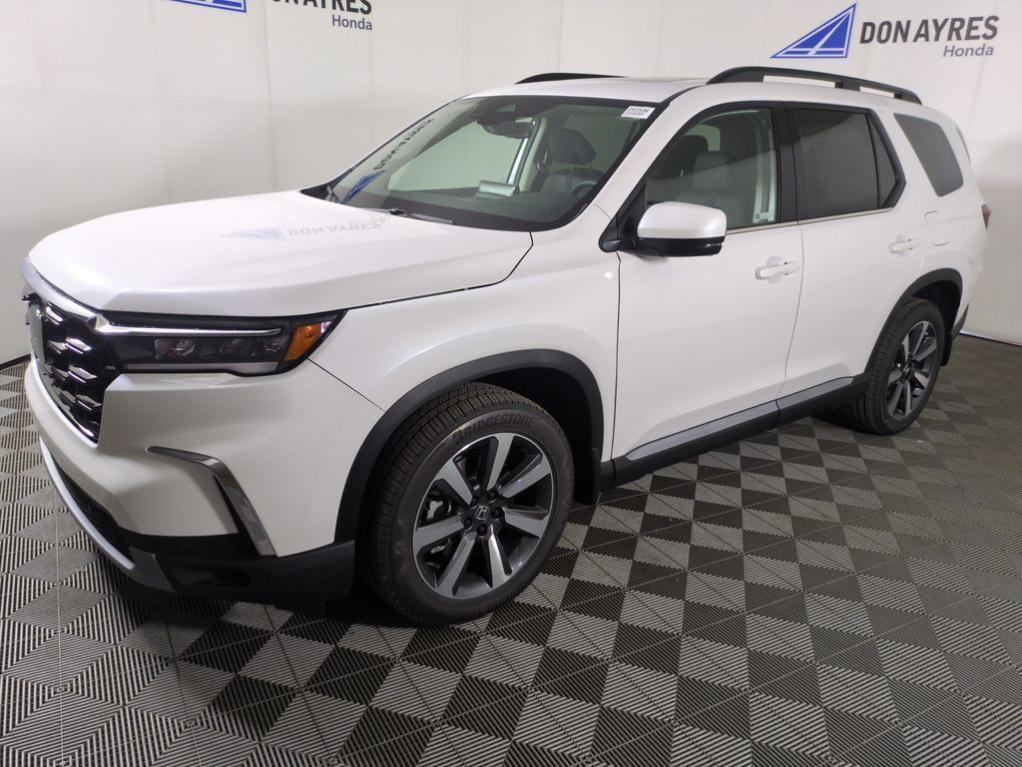 new 2025 Honda Pilot car, priced at $52,549