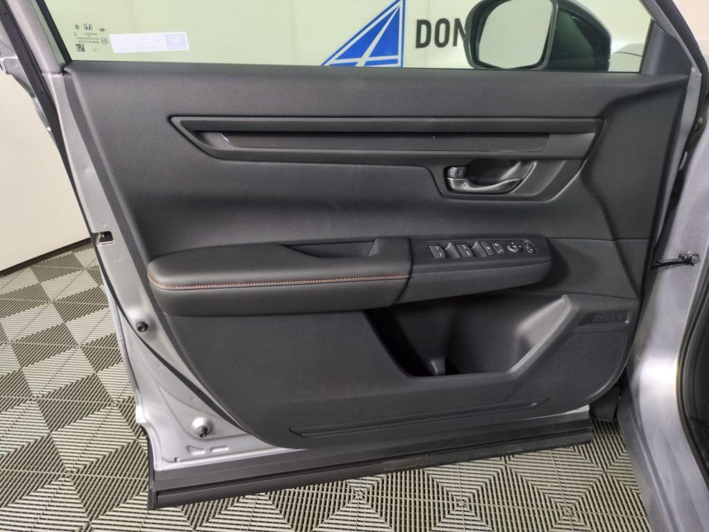 new 2026 Honda CR-V Hybrid car, priced at $38,525